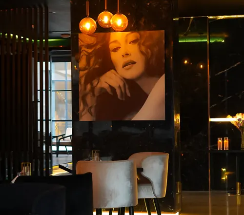 The room is the star
